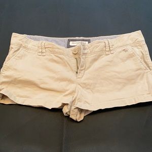 Abercrombie and Fitch- beige shorts size 8